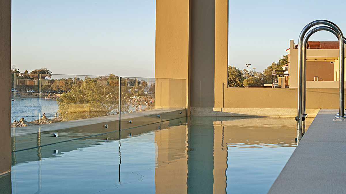 Absolute Haven Sea Front with Private Pool